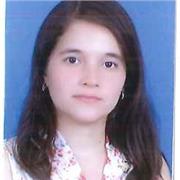 docente imparte clase de matemáticas a niños de 1 de primaria a 6 de bachillerato